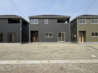 【駐車場】 | 新築　クレイドルガーデン玉島阿賀崎第11　全3棟 | 2号棟駐車スペース。※外構施工中