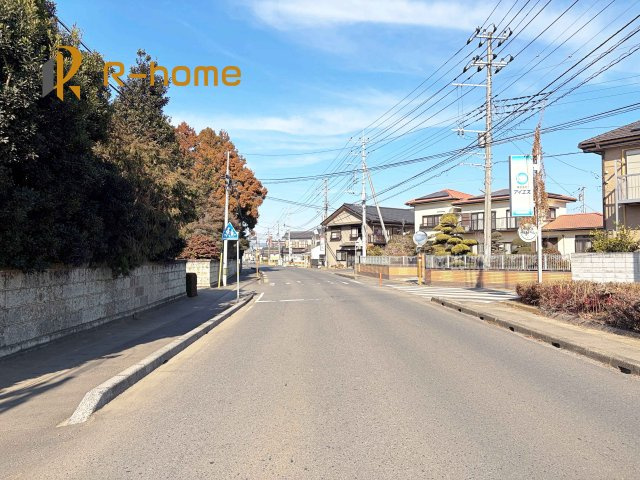 土浦市神立東第5　新築戸建て　2号棟の前面道路含む現地写真|『今から見たい！』大歓迎です♪
お気軽にＲ－ｈomeまでお問い合わせください。