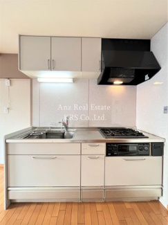 【キッチン】 | ライオンズマンション靭公園 | 3口ガスコンロ、グリル付き！