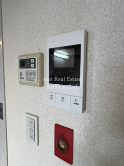【セキュリティ】 | ライオンズマンション靭公園 | 居ながら訪問者を確認できます！モニタ付きインターホン！