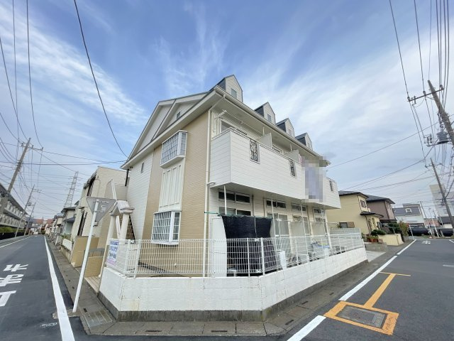 春日部市豊町５丁目のアパートの外観