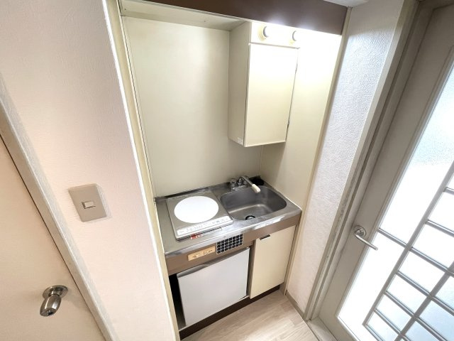 春日部市豊町５丁目のアパートの居間・リビング