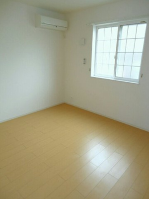 【内装】 | クラールⅠ | 明るい色調の室内です