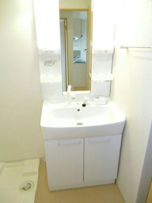 【洗面所】 | クラールⅠ | ゆったりとスペースのある洗面所