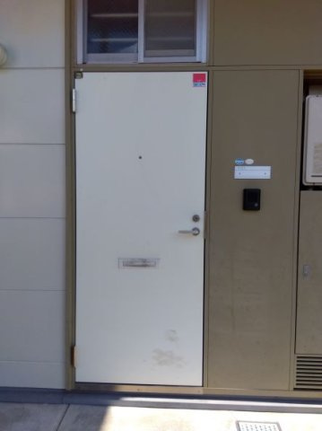 レオパレスサンハイムⅡの玄関