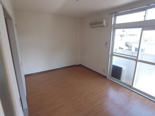 ビーナスハイツの洋室