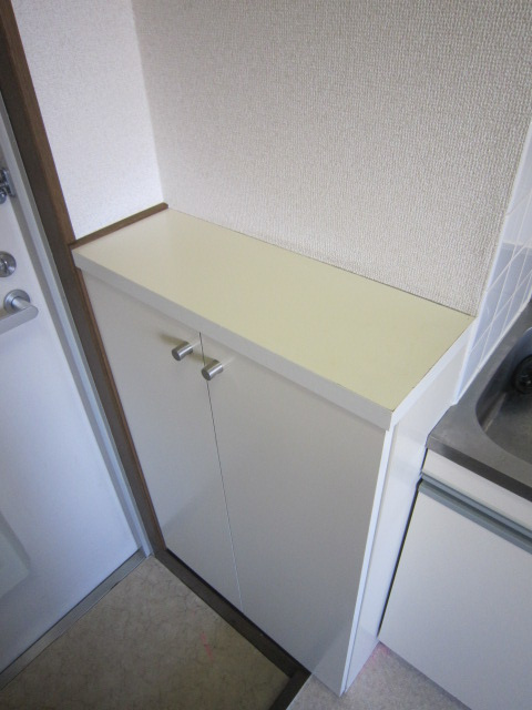 小金井市中町３丁目の賃貸マンションの玄関