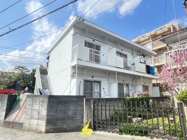 昭島市朝日町４丁目のアパートの外観