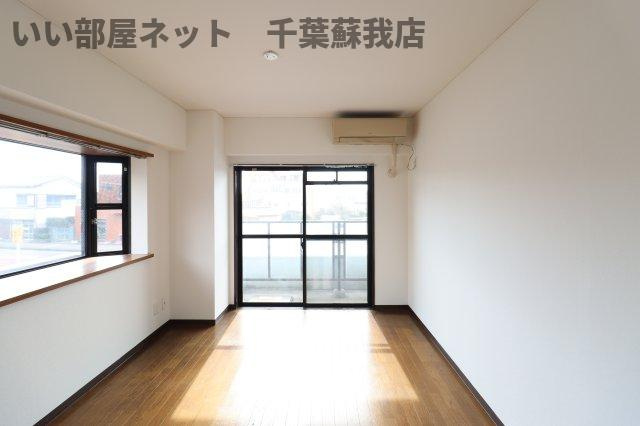 ヴェルドミールの洋室|広々とした洋室です