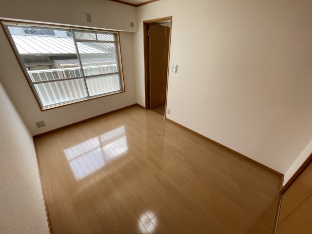 サンライフ小阪の居間・リビング|使いやすい居間です