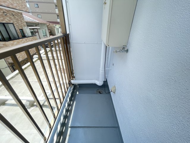 サンライフ小阪の設備|バルコニー付きです