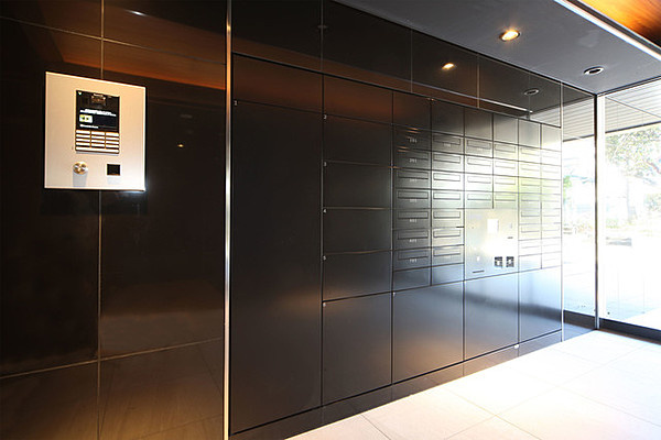 AXAS-IARETH西大島のエントランス