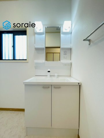 日高市武蔵台5丁目 中古戸建の独立洗面台|3/16　撮影