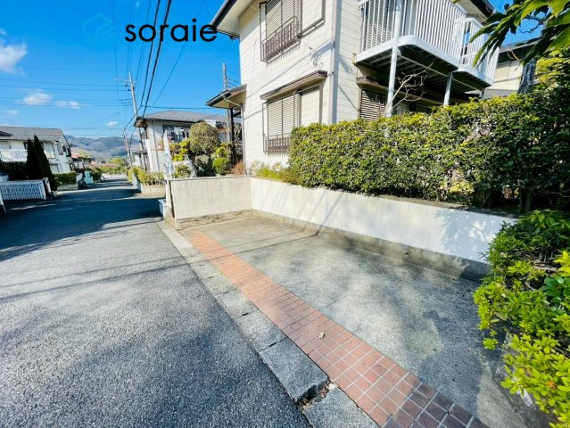 日高市武蔵台5丁目 中古戸建の駐車場|3/16　撮影