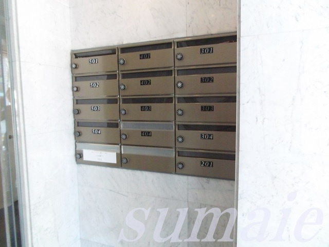 栗生ハイツのロビー|集合ポスト付！