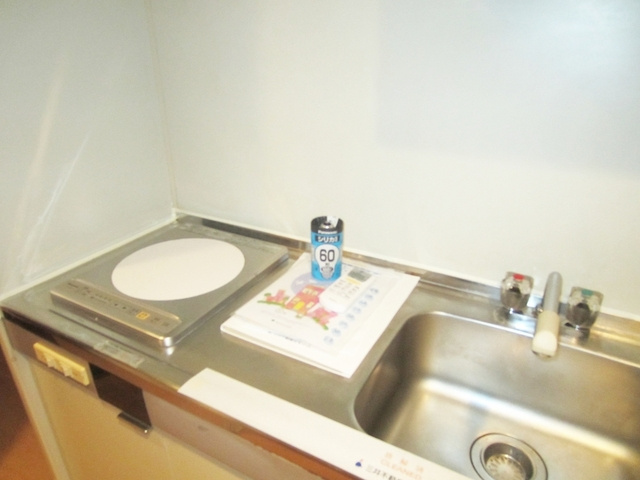 栗生ハイツのキッチン|ＩＨクッキングヒーター完備です