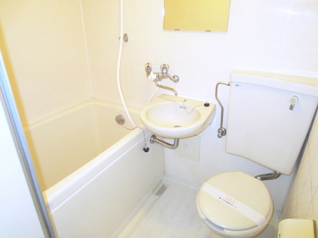 栗生ハイツの浴室|３点のユニットバスです