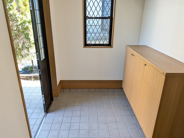 【玄関】 | 星ヶ丘四丁目4番2号（C-2）