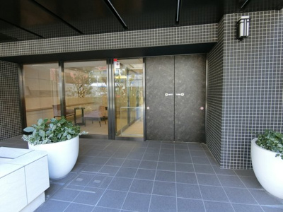 【エントランス】 | ヴィークスイート松戸