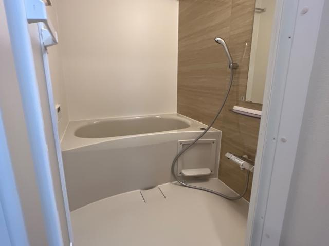 エ・ヴィーバ草間の浴室|バス