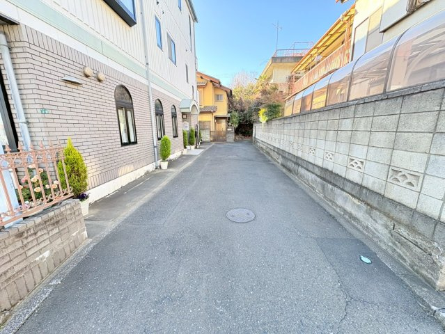 川越市むさし野　建築条件なし売地　東武東上線『川越駅』徒歩25分　【武蔵野小学区】の前面道路含む現地写真