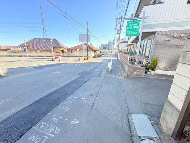 川越市むさし野　建築条件なし売地　東武東上線『川越駅』徒歩25分　【武蔵野小学区】の前面道路含む現地写真