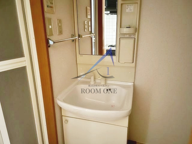 パレスサントピアⅤの洗面所|独立洗面台です。