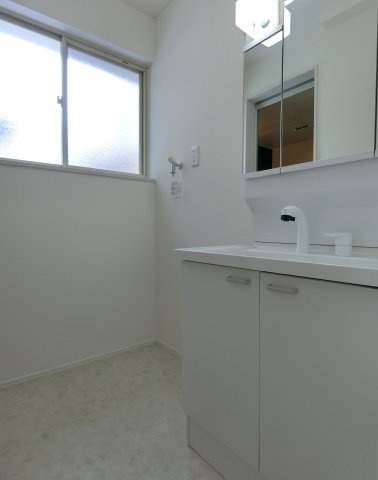 新潟市西区内野西2丁目の洗面所