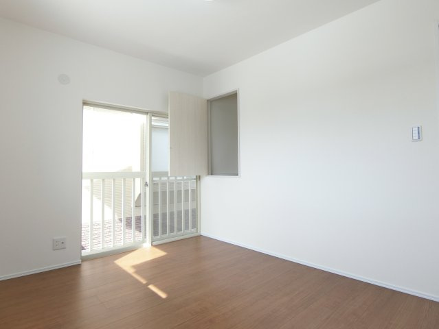 新潟市西区内野西2丁目の洋室