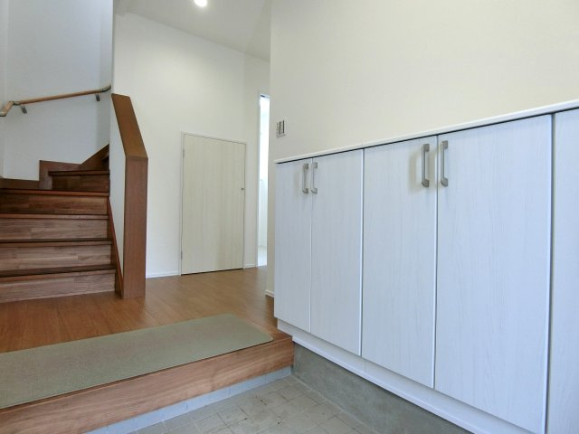 新潟市西区内野西2丁目の玄関