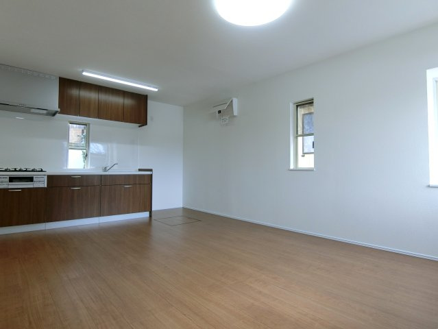 新潟市西区内野西2丁目の居間・リビング