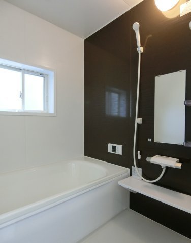 新潟市西区内野西2丁目の浴室