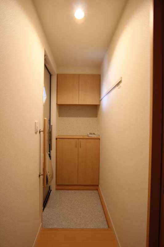 グランルーチェの玄関|現況と異なる場合がございます。