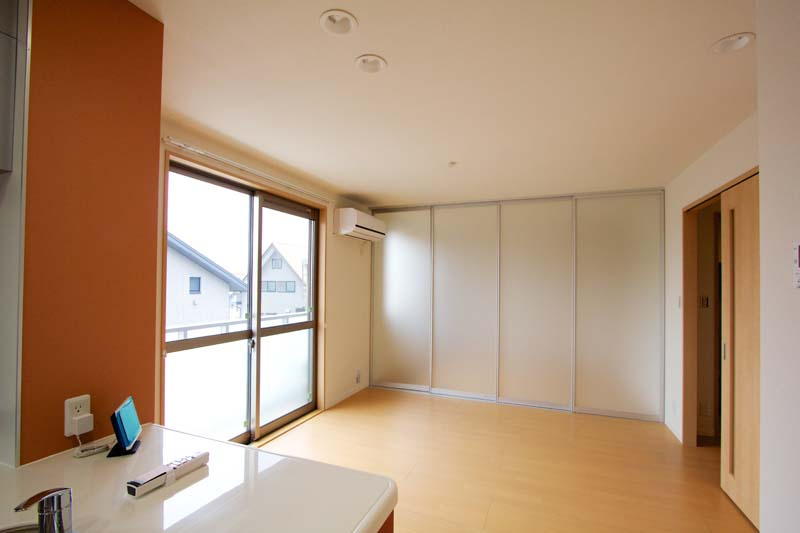 グランルーチェの居間・リビング|現況と異なる場合がございます。