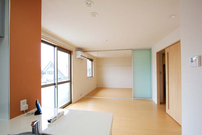 グランルーチェの居間・リビング|現況と異なる場合がございます。