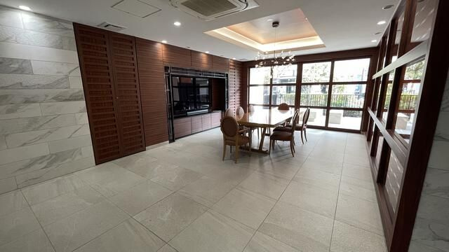 ＮＥＢＥＬ蕨中央のエントランス