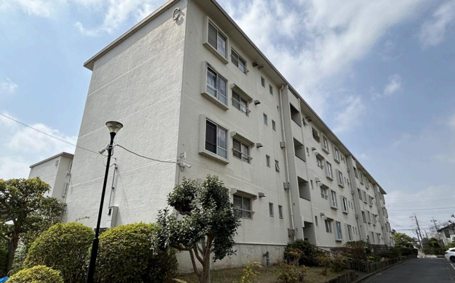 【外観】 | 久寺家マンションＣ棟 | 小中学校まで、それぞれ徒歩15分圏内！