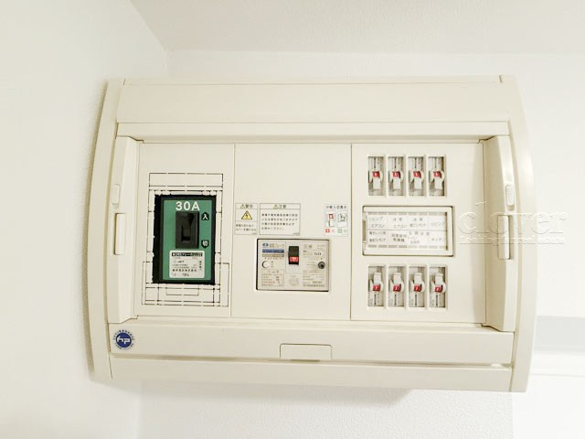 【発電・温水設備】 | ロイヤルパレス | 分電盤