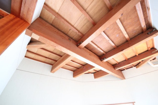 【内装】 | 大津市北小松1372-25　中古戸建 | 建物構造材を活かした内装