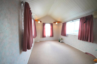 【洋室】 | 大津市北小松1372-25　中古戸建 | 三階洋室別角度