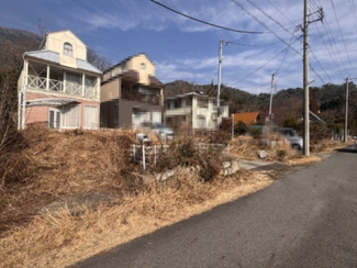 【前面道路含む現地写真】 | 大津市北小松1372-25　中古戸建 | 2026年2月撮影、外観から前面道路