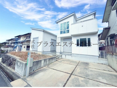 【外観】 | 垂水区つつじが丘2丁目戸建 | リフォーム後のお引渡し♪すぐにご入居頂けます♪並列2台駐車可能♪