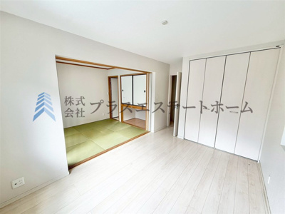 【その他】 | 垂水区つつじが丘2丁目戸建 | 洋室はシンプルな配色にしていますので、お客様好みの家具を配置頂けます♪