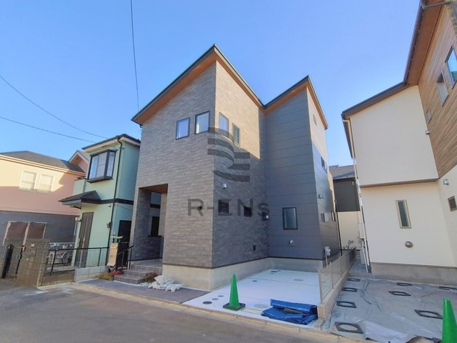 【外観】 | 西東京市北町５丁目　新築戸建て　１号棟 | 均一性のある美しいシルエットを身に纏う、凛とした佇まい