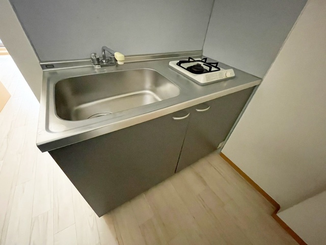 マーブル武蔵浦和のキッチン|ワンポイントカラーがおしゃれなキッチンです。