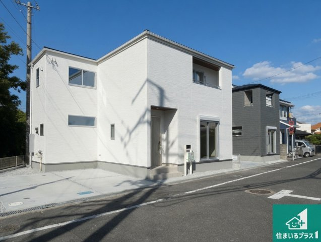貝塚市澤　第9期　新築一戸建ての外観|安心の10年保証！外観を美しく保ち、雨水で汚れを落とします！気になることがありましたら、お気軽にお問い合わせください！