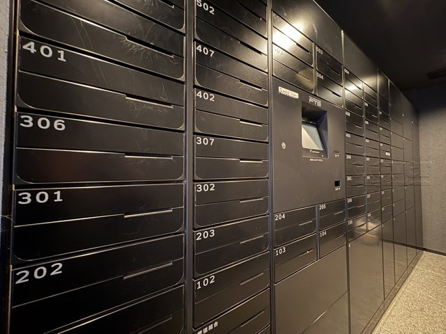 【設備】 | サンウッド浜田山 | ロック式の集合ポスト。セキュリティや個人情報に対する意識の高まりが強い昨今では、ポストにロックがかかることも大事なポイントになります。～即日のご見学可能～　お問合せはお気軽にどうぞ。