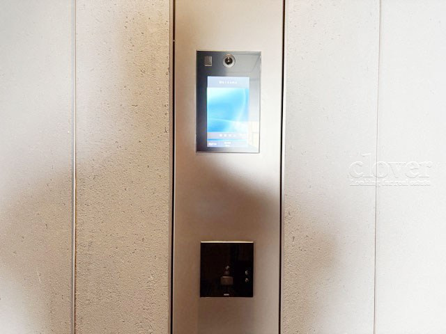 【防犯設備】 | サンウッド浜田山 | モニター（カメラ）付きのオートロックが備えられています。建物のセキュリティ能力の高さは、欠かすことのできないチェックポイントになります。～即日のご見学可能～　お問合せはお気軽にどうぞ。