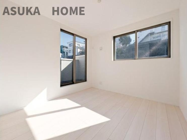 篠原西町新築戸建ての洋室|家族一人ひとりの大切なプライベート空間の居室。家具の配置のご相談は是非お任せください。