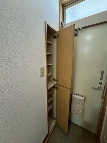 メゾンマーメイドの玄関